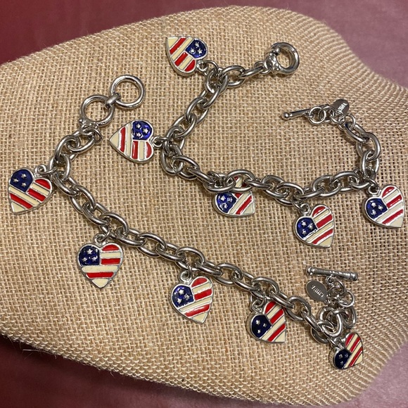 NWOT Vintage Cookie Lee Heart🇺🇸Toggle Bracelet - Picture 1 of 3